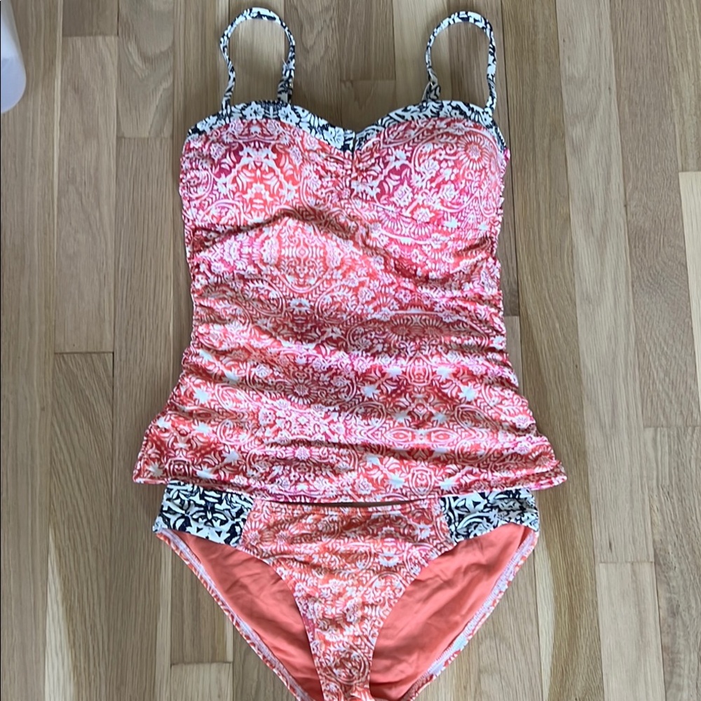 Tommy Bahama Black and Pink 2 piece with Adjustable Straps